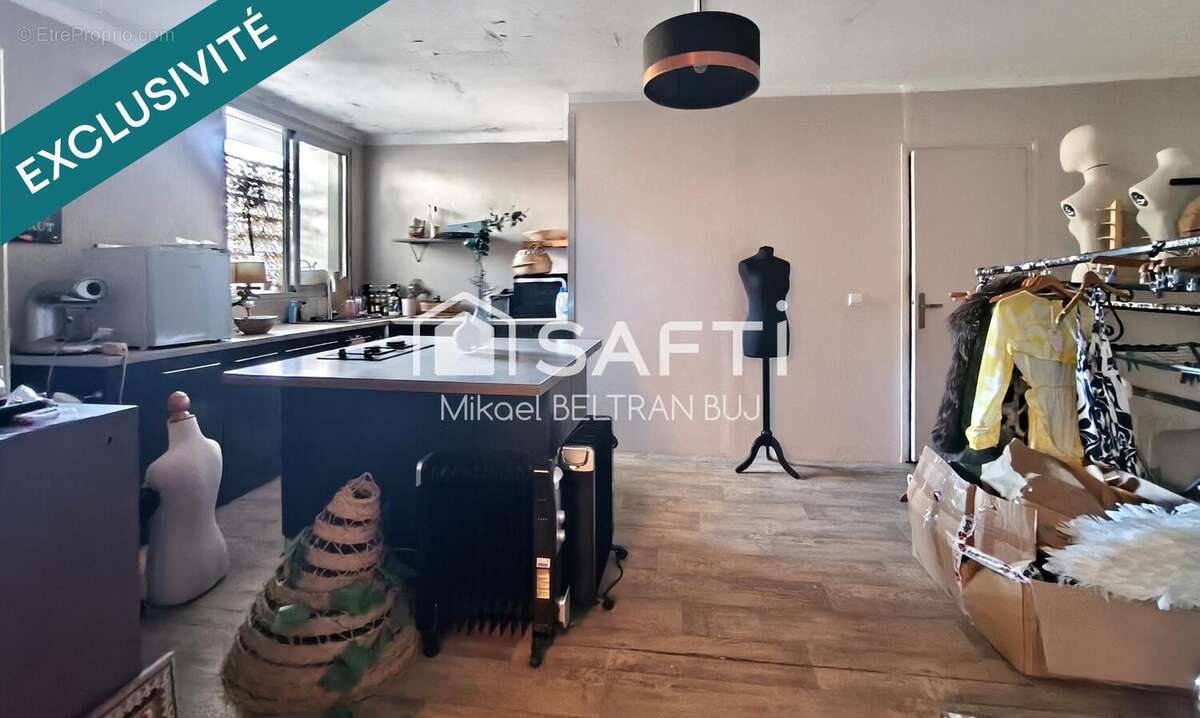 Commerce 108 m² à Sete  - photo 4