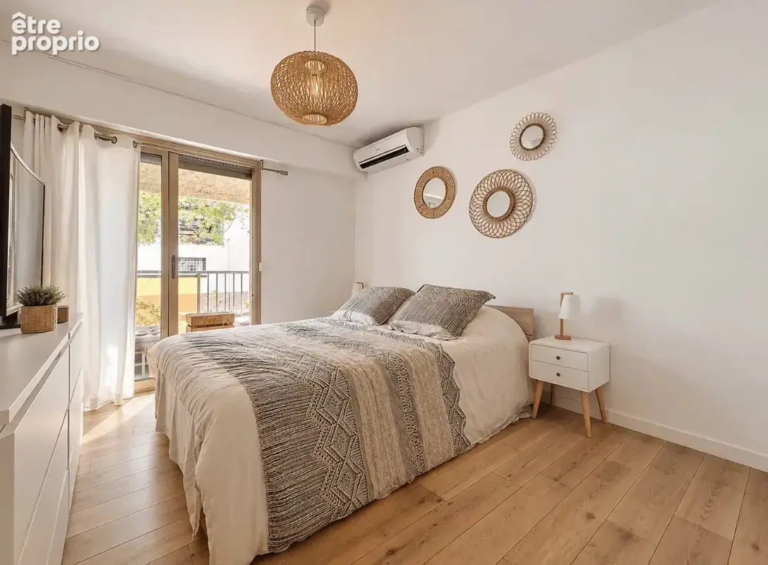 Vieux cannet rare ! t3 de 86 m2 sol refait dernier étage exterieurs garage cave 2673€/m2 - photo 4