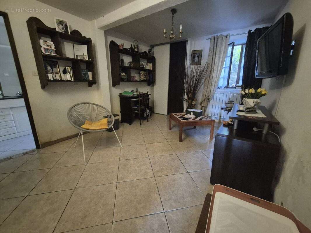 Maison T5 de 134 m² avec dependances et jardin de 739 m² - photo 15