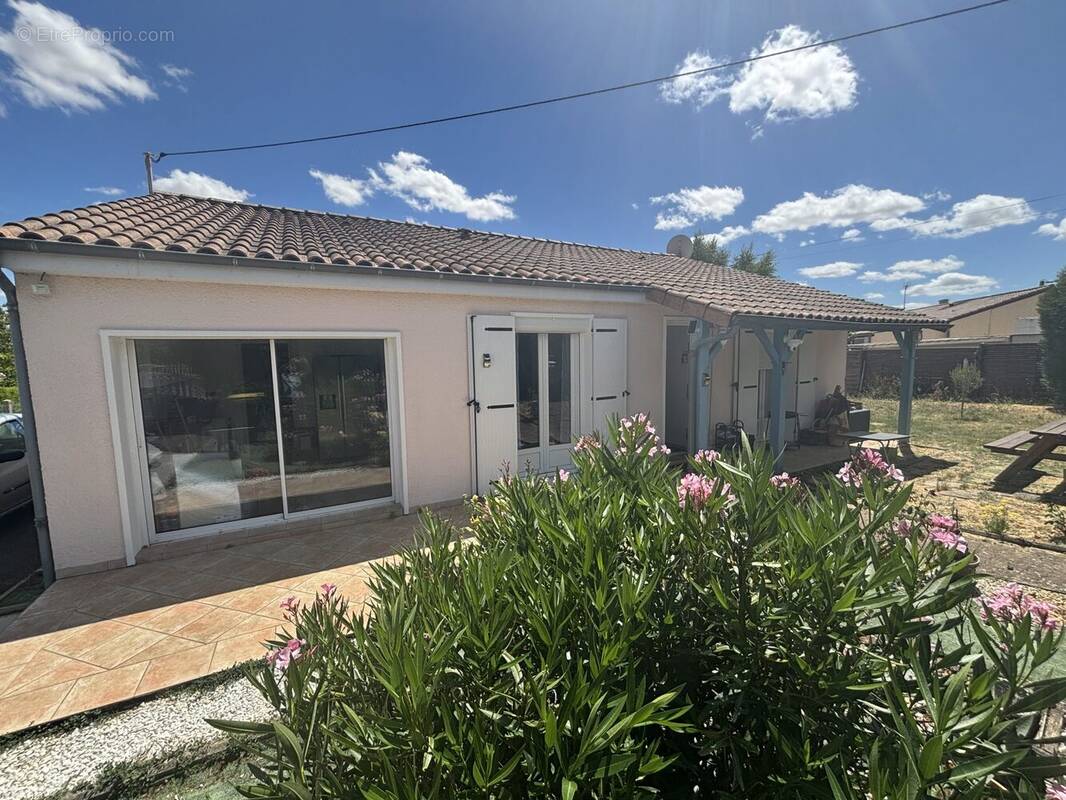 Maison à NEUVILLE-DE-POITOU