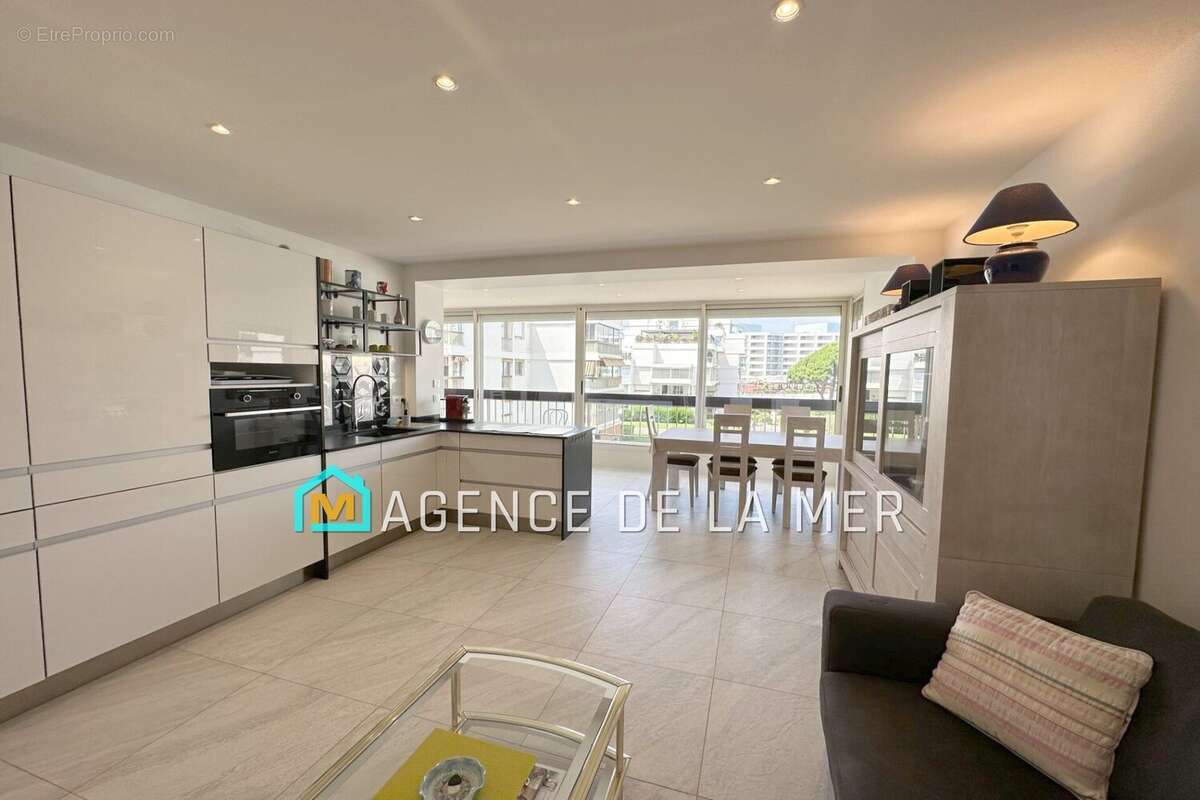 Appartement à MANDELIEU-LA-NAPOULE