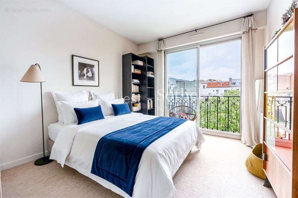 Appartement à NEUILLY-SUR-SEINE