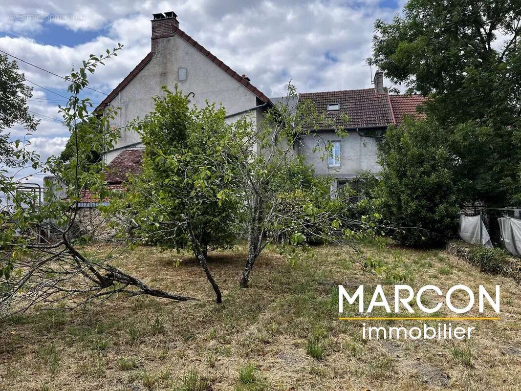 Maison à PIONNAT