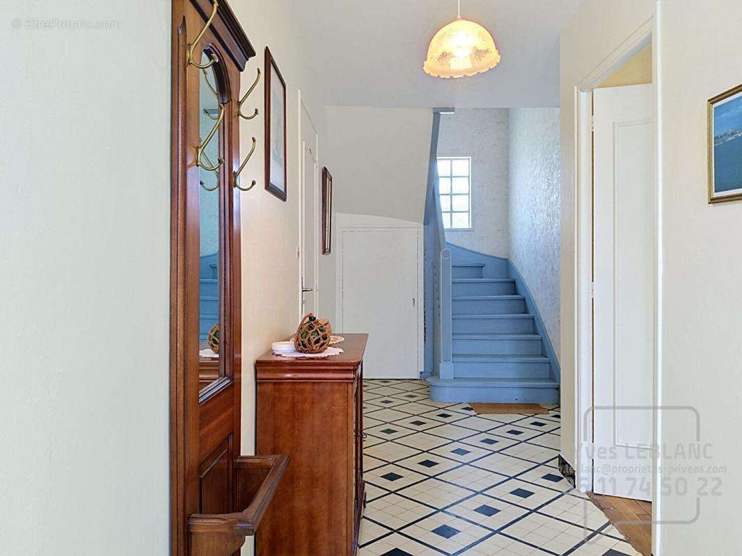 Maison  10 pièce(s) - photo 3