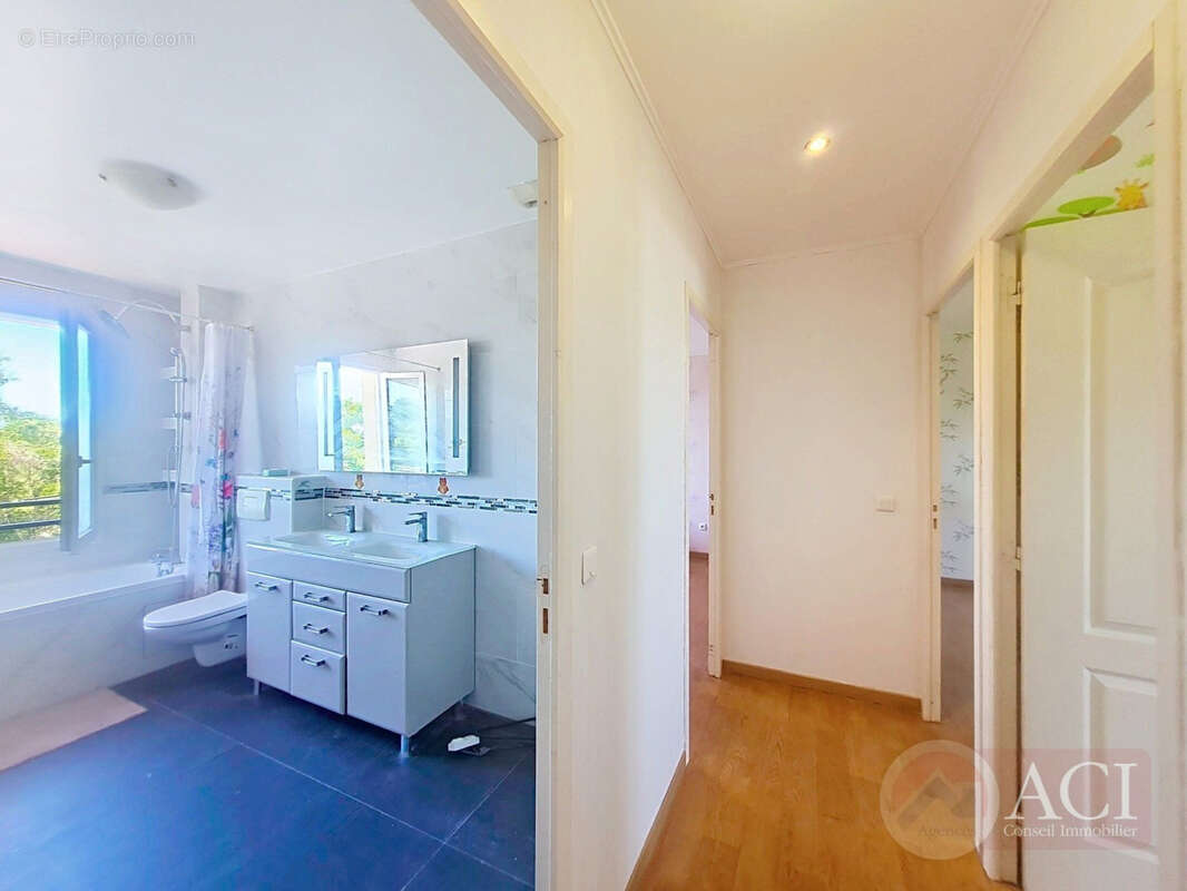Maison 101 m² à Montmagny  - photo 8