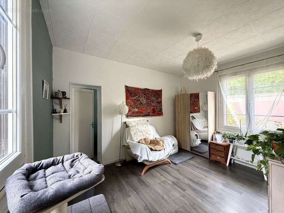 Maison de village et dépendance à Champigny - 89 - photo 4