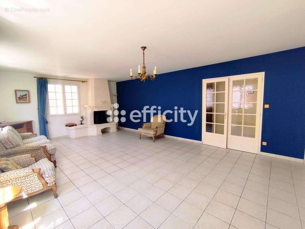 Maison 102 m² à Baignes-Sainte-Radegonde  - photo 4