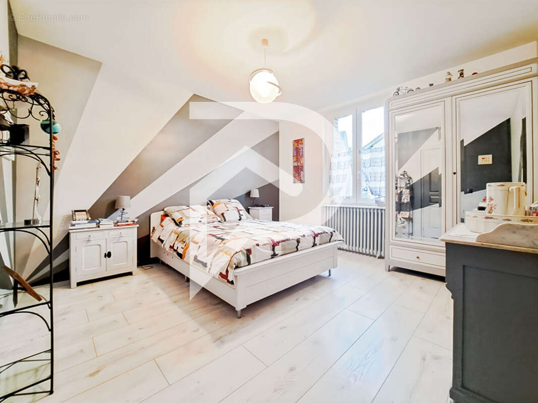 Maison à SAINTE-GENEVIEVE