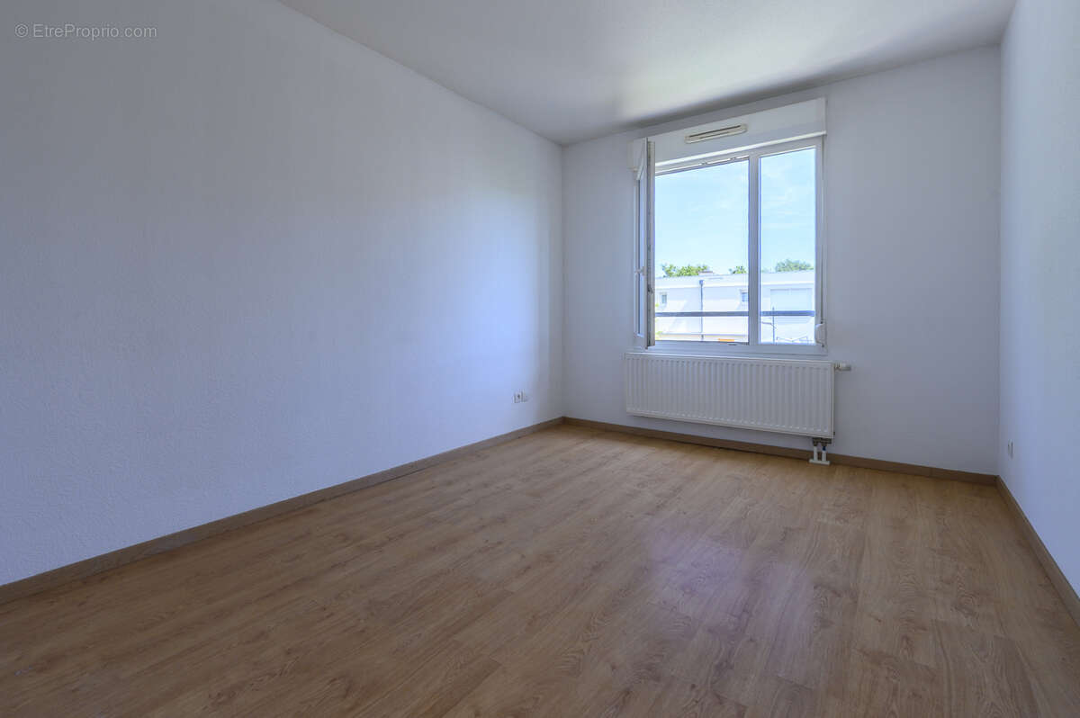 STRASBOURG NEUHOF STÉÂHNIE - Duplex 5 pièces de 98m2 avec terrasse, parking et garage - photo 8