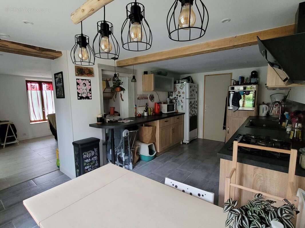 Maison à LE CHATENET-EN-DOGNON