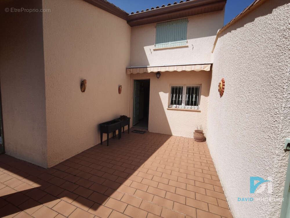 Villa 3 chambres au calme avec salon cathédrale et terrain piscinable - photo 6