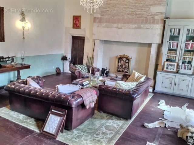 Maison à CASTELNAU-MONTRATIER