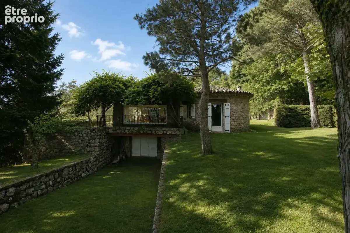 Propriété de caractère en pierre – 556 m² – Saint-Étienne-de-Serre - photo 11