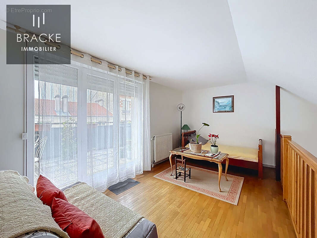 Appartement à COURBEVOIE