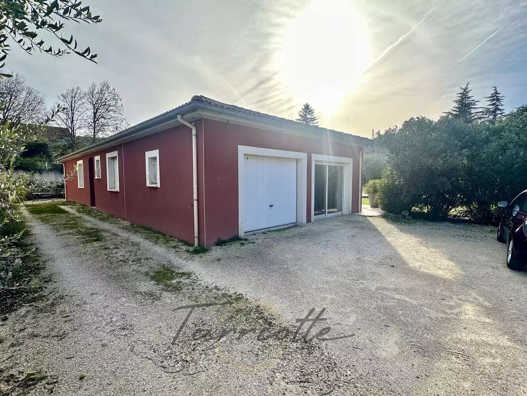 Maison à MONTELIMAR