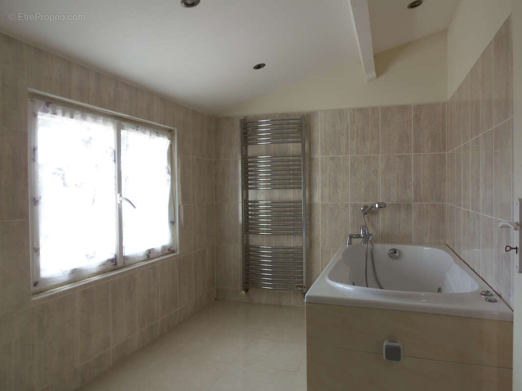 Maison à SAINT-FORT-SUR-GIRONDE