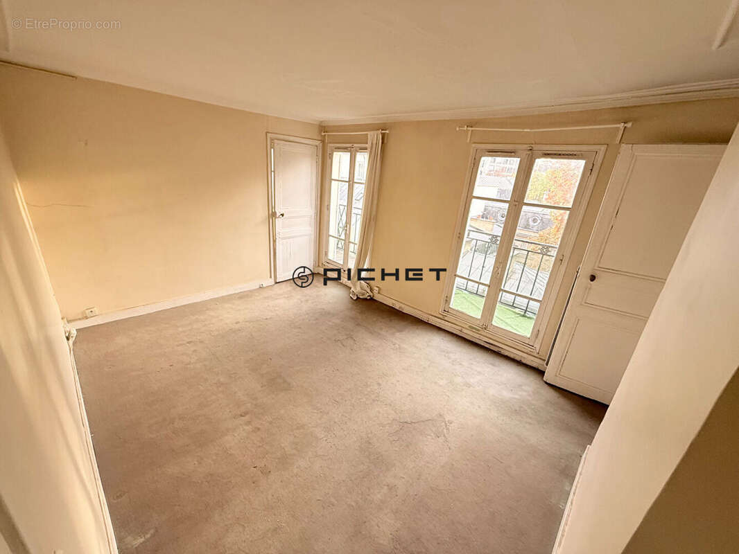 Appartement à PARIS-8E
