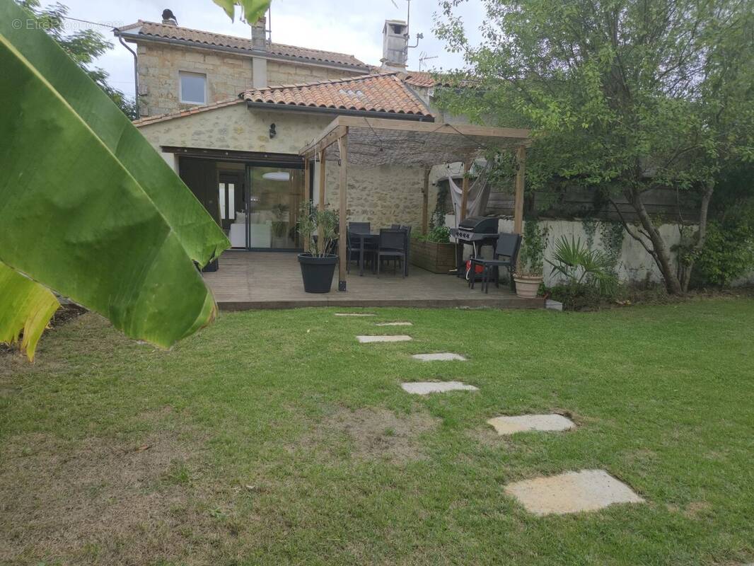 Maison à SAINT-SULPICE-ET-CAMEYRAC