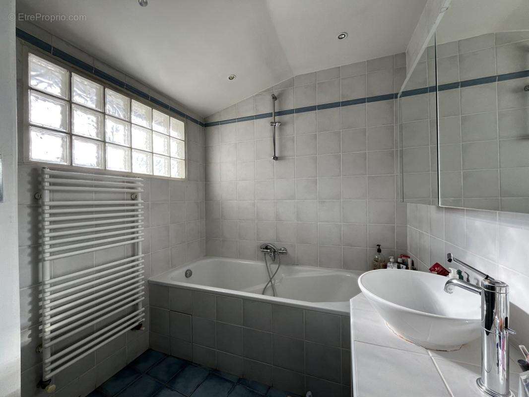 Maison à SAINTRY-SUR-SEINE