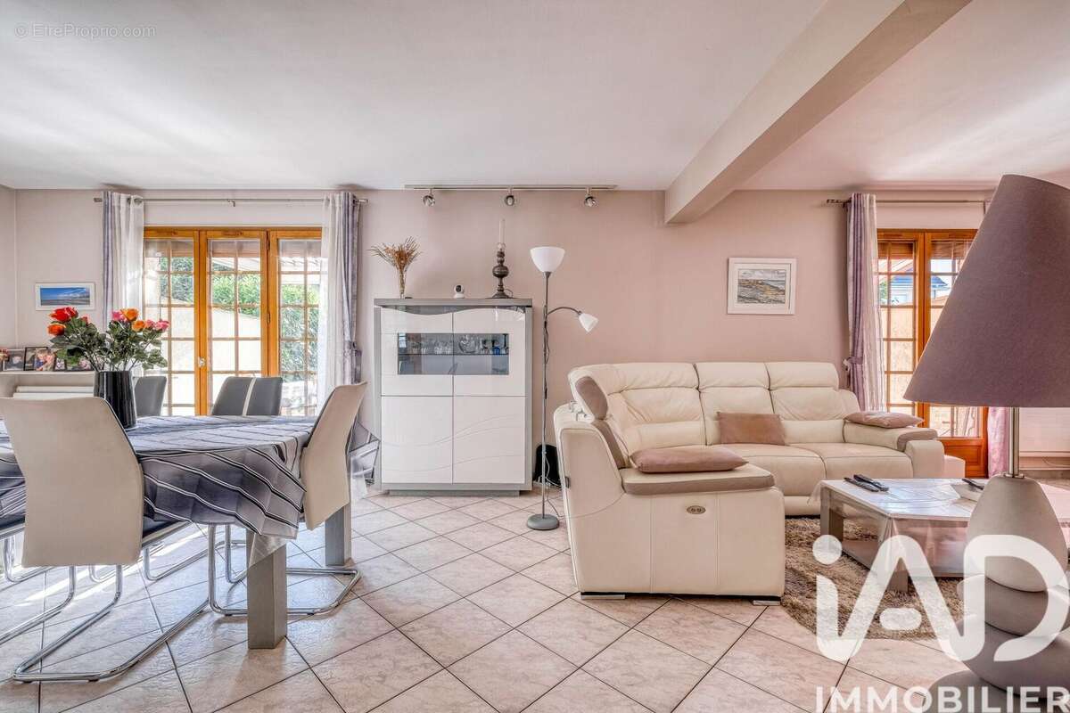 Photo 7 - Maison à VAUJOURS
