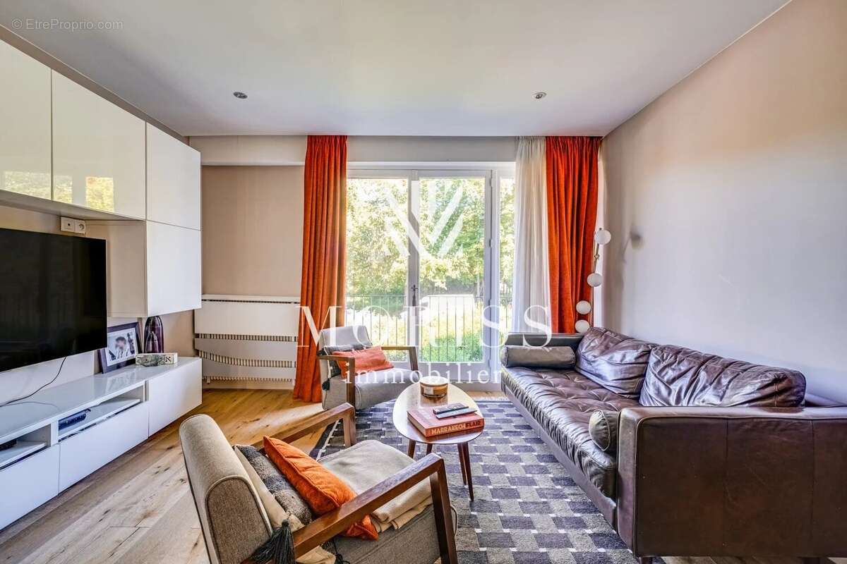 Appartement à CHARENTON-LE-PONT