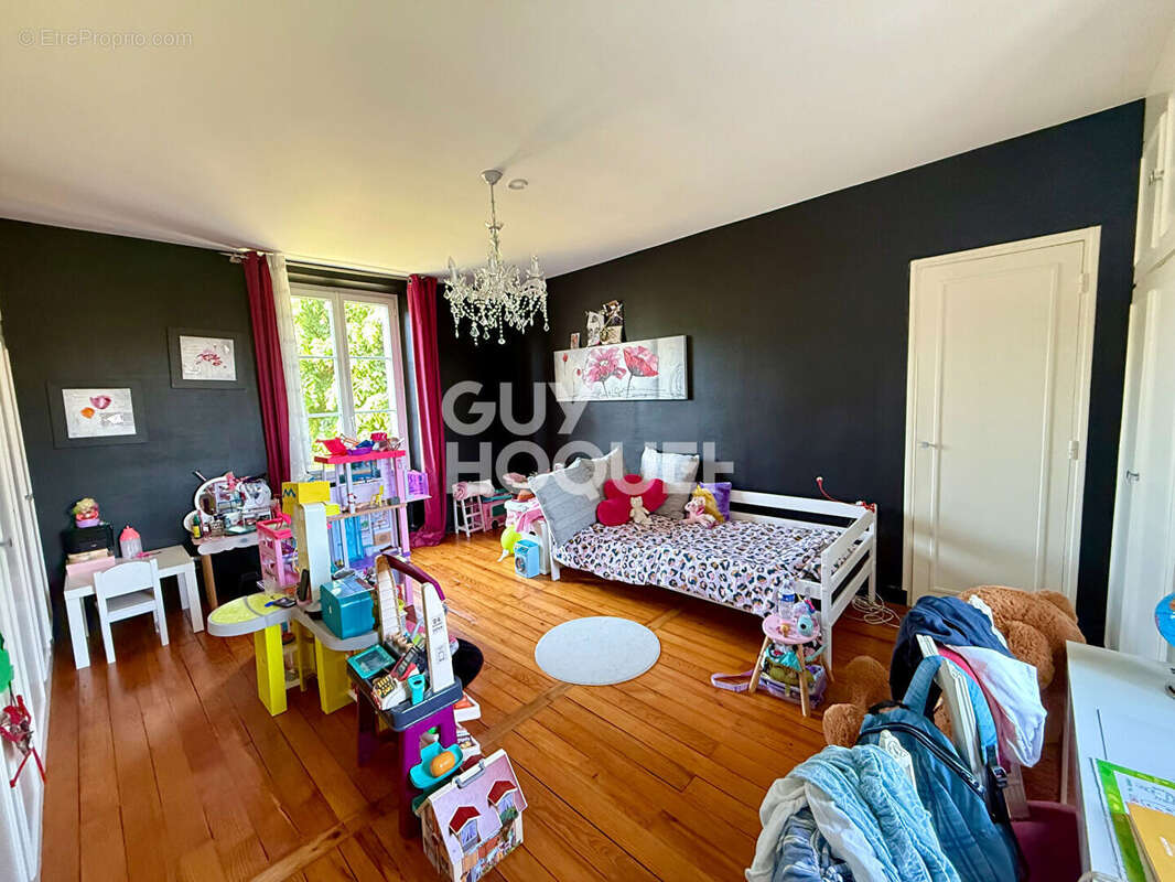 Maison à MEZIERES-SUR-SEINE