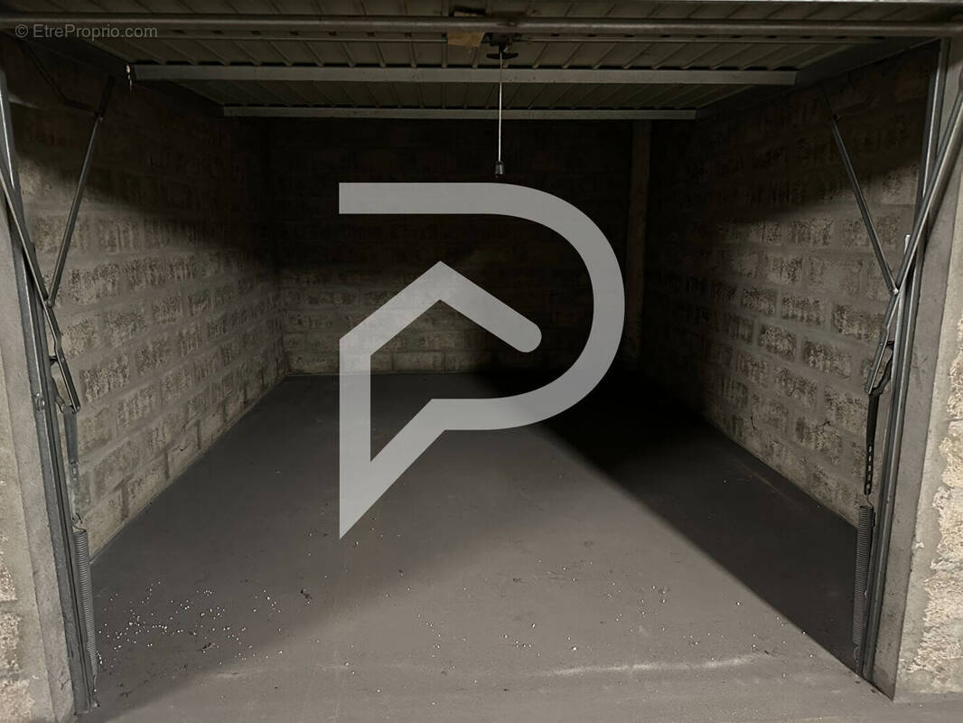 Parking à SOISY-SOUS-MONTMORENCY