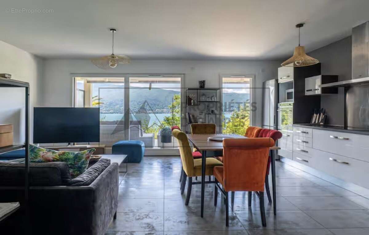 Veyrier-du-Lac  Appartement d'exception avec terrasse panoramique, piscine et vue imprenable sur le lac d'Annecy - photo 4