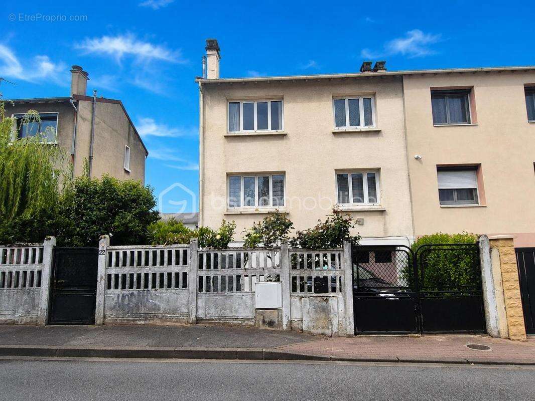 Maison familiale de 83 m² avec jardin, garage et dépendance - photo 7
