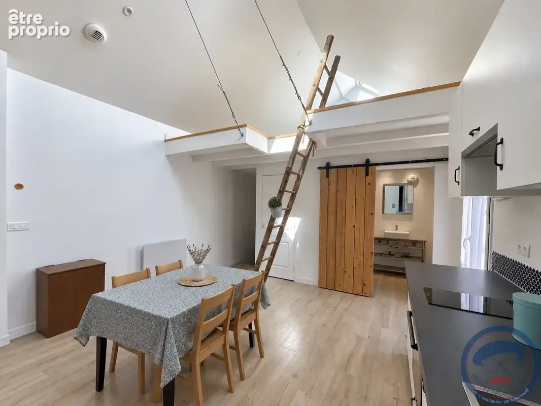 Tours   Prébendes  Maison de ville atypique avec garage, beaux volumes et mezzanine - photo 8