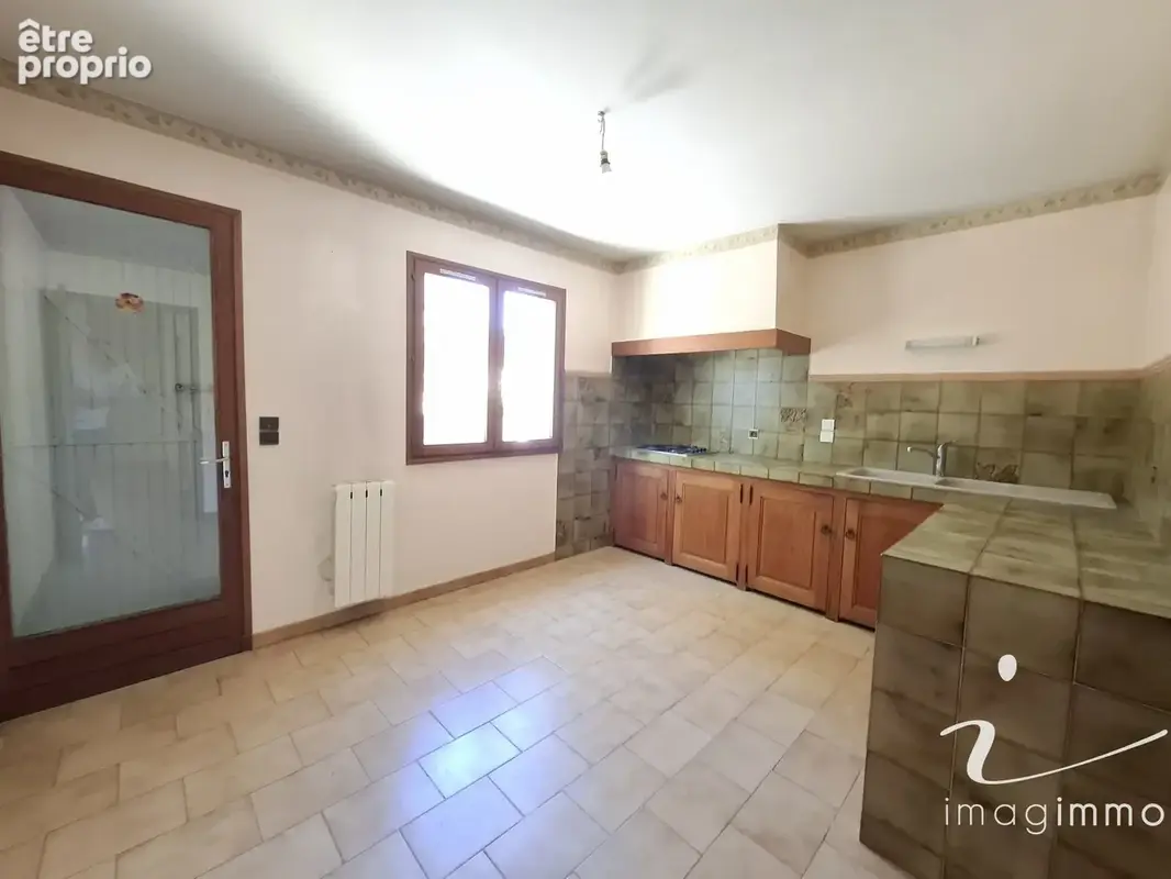 A SAISIR : Rare, au calme, maison de plain pied de type 4 avec garage sur une parcelle d'environ 1 000 m2 ! - photo 8