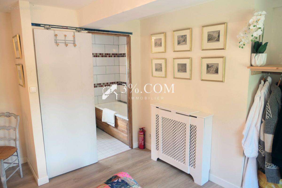 Maison à AVESNES-EN-VAL