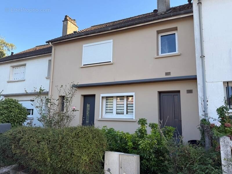 Maison à MAINVILLIERS