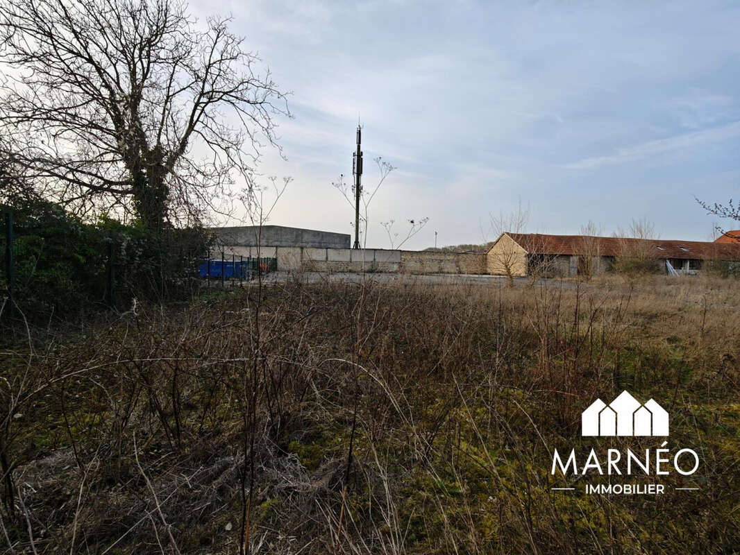 Terrain à CHALONS-EN-CHAMPAGNE