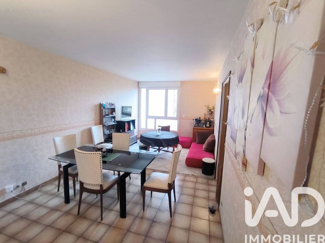 Photo 1 - Appartement à SAINT-PIERRE-LES-ELBEUF