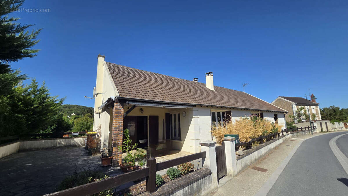 Pavillon en vente sur terrain de 824 m² - photo 2