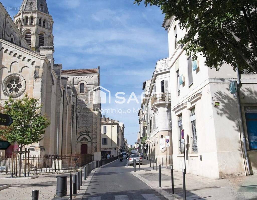 Photo 1 - Commerce à NIMES