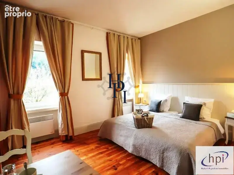 Vente ancien Prieuré transformé en Chambres d'hôtes sur terrain de 1790 m2 secteur Camarès. - photo 9