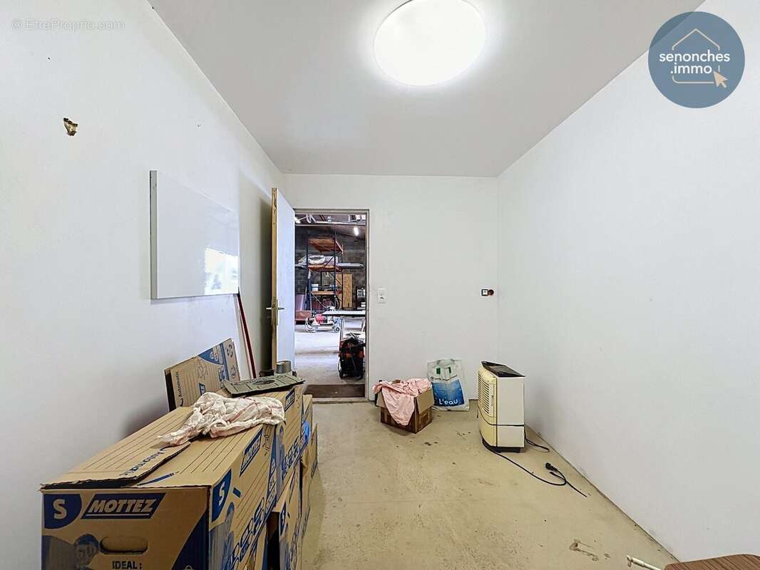 Local commercial à vendre à Senonches (28250)  149 m² en zone industrielle avec fort potentiel d'exploitation - photo 9
