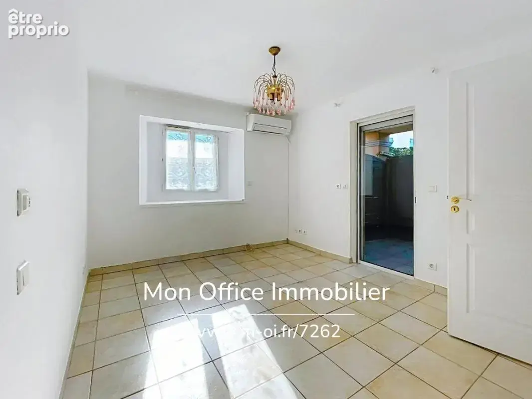 Référence : 7262-les - appartement t3 avec garage et grand jardin au centre du village de cogolin - photo 7