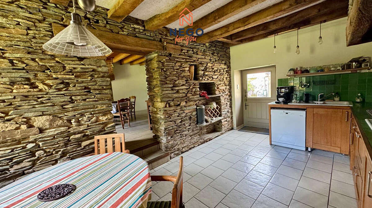 Maison à LE LOUROUX-BECONNAIS