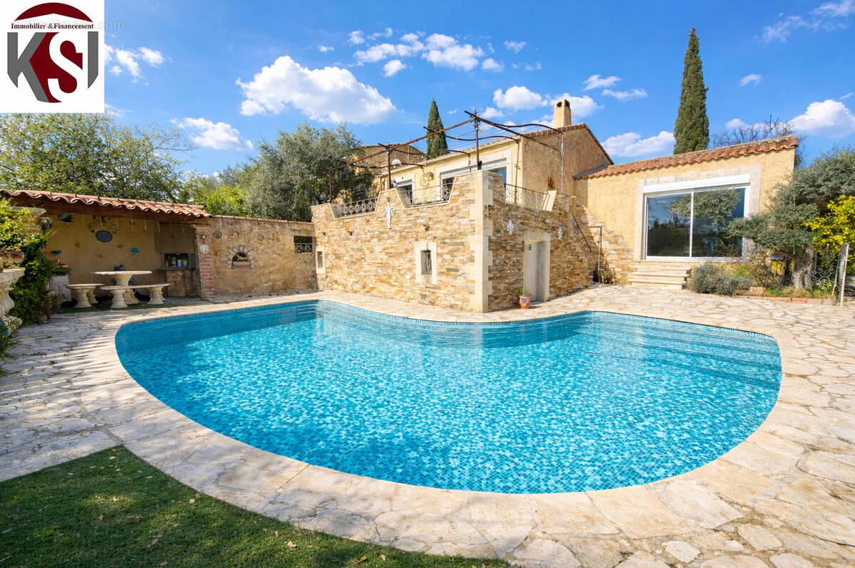 Maison à SEILLONS-SOURCE-D'ARGENS