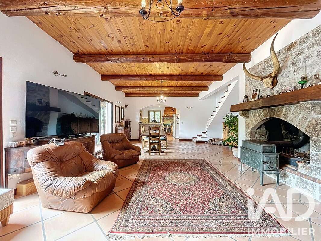 Maison 198 m² à Fayence  - photo 2