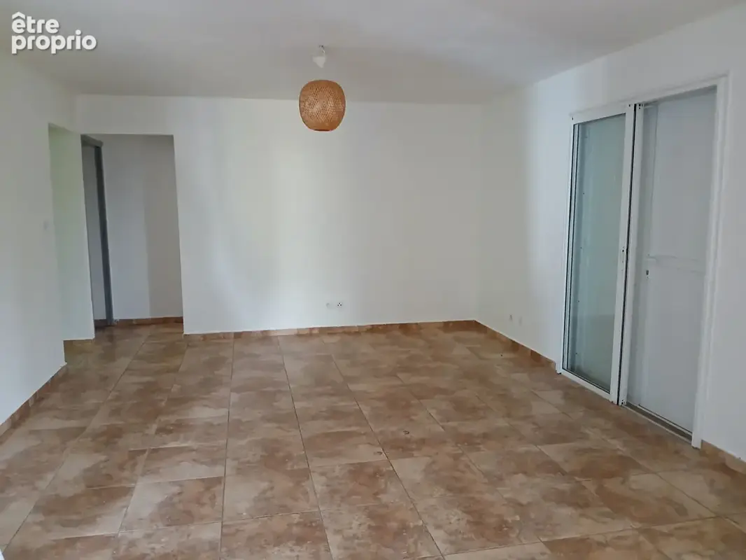 VILLA F4 sur 674 m² de terrain STE MARIE - photo 3