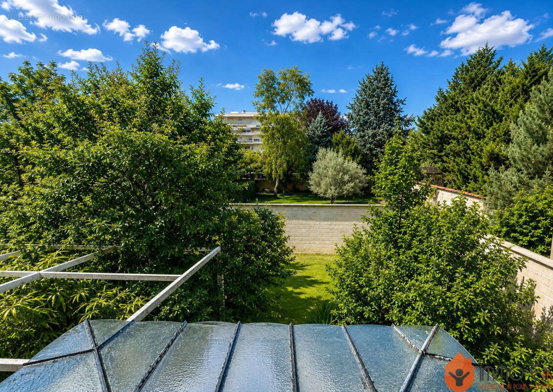 Maison 125 m² à Saint-Maur-Des-Fosses  - photo 2