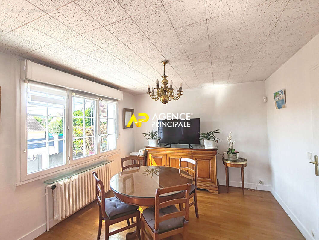 Secteur des Coteaux - Maison 5 pièces 110m² - photo 10