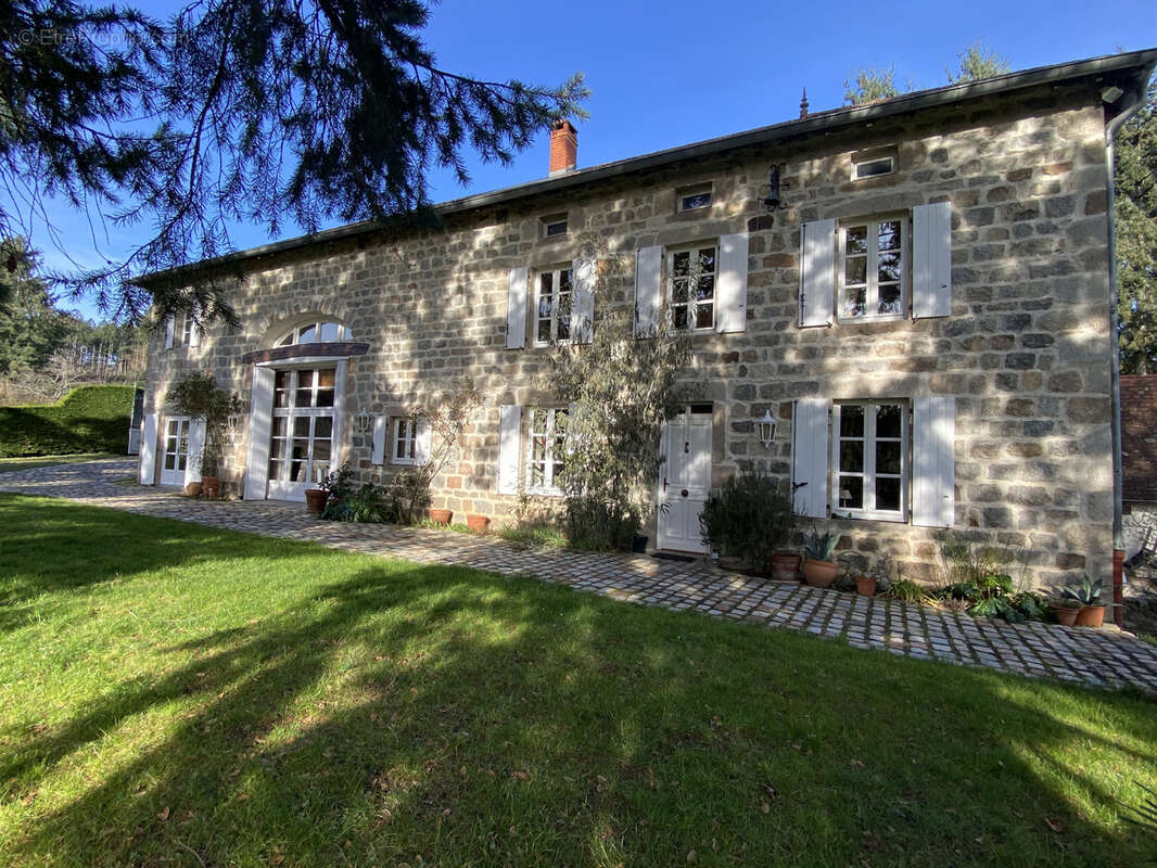 Maison à RENAISON