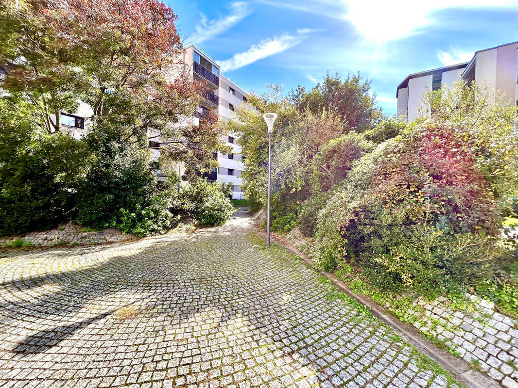 GRENOBLE - T4 de 80m2 à rénover avec un grand balcon - photo 7