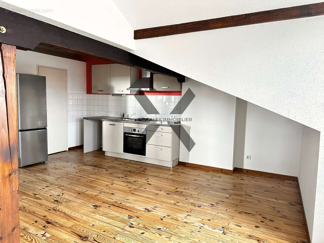 Appartement à LE COTEAU