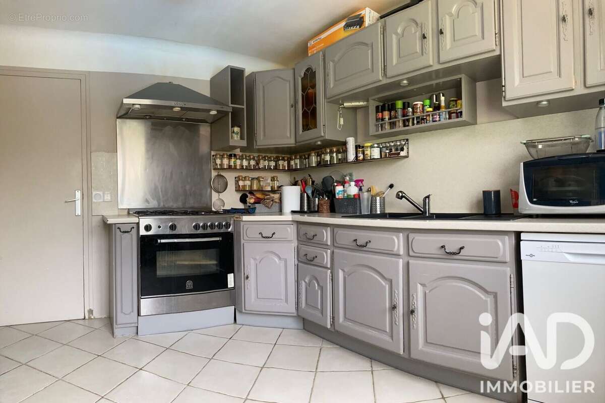 Maison 190 m² à Ris-Orangis  - photo 6